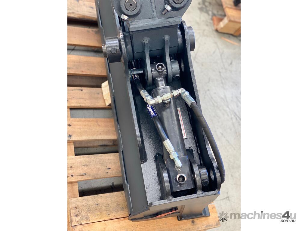 New roo attachments 1 2 1 8Ton Excavator Tilt Bucket 1000mm Bobcat