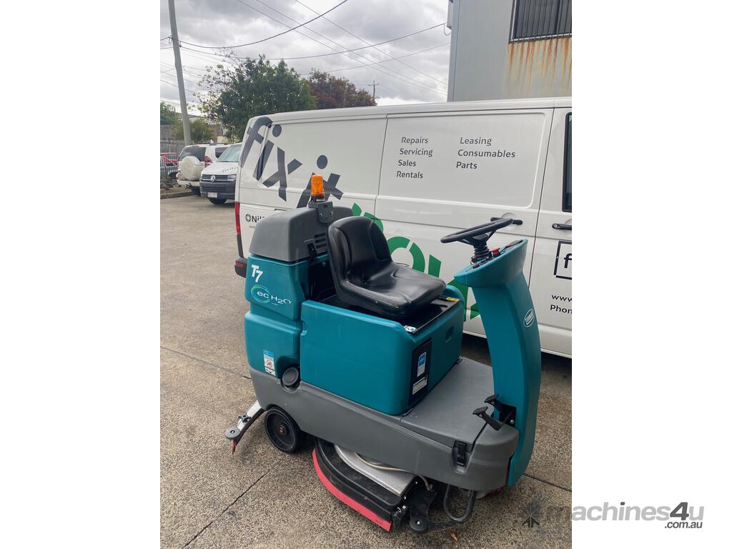 Used tennant T7 Ride On Scrubber in COOPERS PLAINS, QLD
