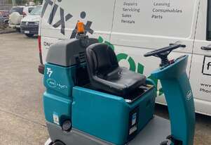 Tennant T7 Scrubber - Like New