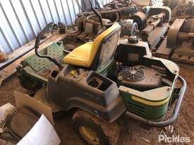 John Deere Z225 EzTrak - picture0' - Click to enlarge