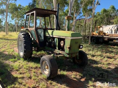 John Deere 3140