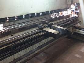 DURMA 200T CNC PRESS BRAKE  - picture0' - Click to enlarge