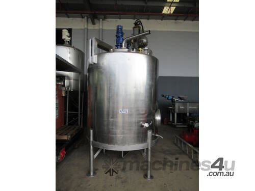 Stainless Steel Mixing Tank (Vertical), Capacity: 3,800Lt