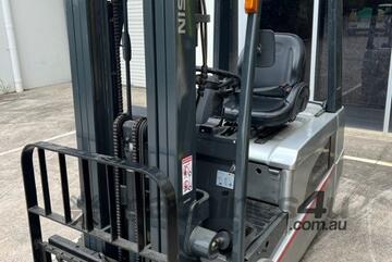 NISSAN G1 NL16HO Sit-Down 3-Wheel Battery Electric Counterbalanced Forklift NISSAN G1 NL16HO Sit-Down 3-Wheel Battery Electric Counterbalanced Forklift
