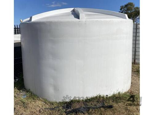 WHITE POLY WATER TANK 