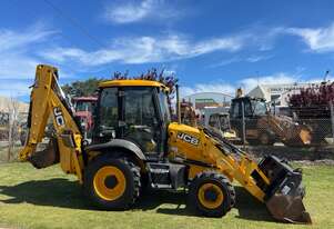 Backhoe JCB 3CX 2014 Easy Control 4 in 1 bucket Centre Pick Extend Hoe Ex-govt