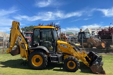 Backhoe JCB 3CX 2014 Easy Control 4 in 1 bucket Centre Pick Extend Hoe Ex-govt Backhoe JCB 3CX 2014 Easy Control 4 in 1 bucket Centre Pick Extend Hoe Ex-govt