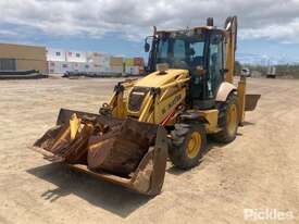 2014 Komatsu WB97R-5E0 Backhoe - picture1' - Click to enlarge