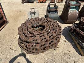 1 x Kobelco Track Chain - picture0' - Click to enlarge