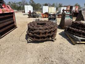 1 x Kobelco Track Chain - picture1' - Click to enlarge