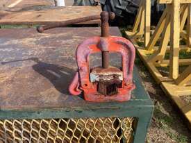 Steel Work Bench - picture0' - Click to enlarge