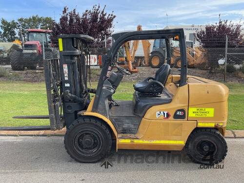 Forklift CAT Diesel 4.5 Tonne 2010 519 hours Container Mast Side Shift Fork Positioning