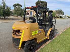 Forklift CAT Diesel 4.5 Tonne 2010 519 hours Container Mast Side Shift Fork Positioning - picture2' - Click to enlarge