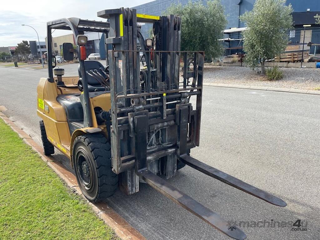 Used 2010 Forklift Forklift CAT Diesel 4 5 Tonne 2010 519 hours