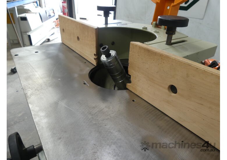caption SCM Minimax Tilting spindle moulder
