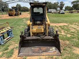 CASE 1840 SKID STEERS & ATTACHMENTS  - picture1' - Click to enlarge