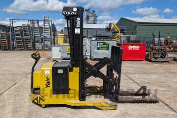 Yale Walk Behind Reach with side shift