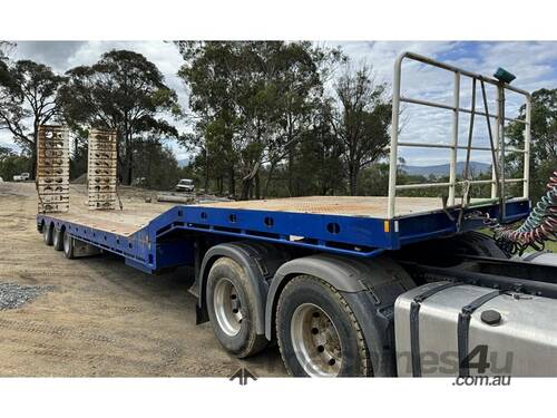 2020 AAA TRI AXLE LOW LOADER WIDENER TRAILER