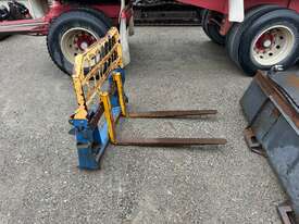Skid Steer Fork Attachment - picture0' - Click to enlarge