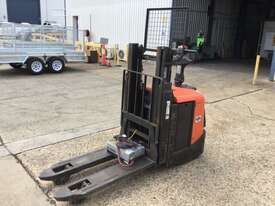 BT SPE200D Pallet Mover (Electric) - picture1' - Click to enlarge