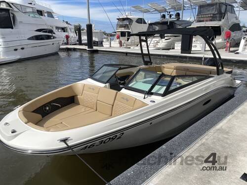 2023 Sea Ray SPO230 Fibreglass Bow Rider Speed Boat
