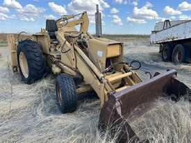 1980 FORD 550 BACKHOE - picture1' - Click to enlarge