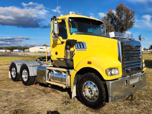 Mack Trident CMHR 6x4 Prime Mover Truck.