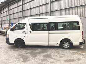 2009 Toyota Hiace Commuter Bus Petrol - picture0' - Click to enlarge