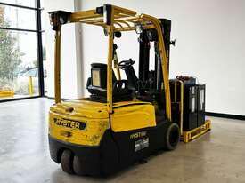 HYSTER J1.8XNT  BE 3 WHEELED - picture2' - Click to enlarge