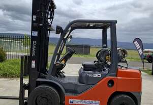 Wollongong Forklift: 2007 Toyota 3T LPG, 3-Stage Standard Mast, 5.5m Lift!