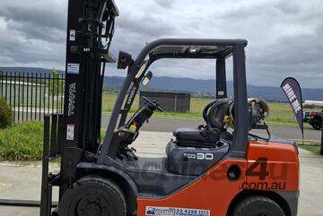 Wollongong Forklift: 2007 Toyota 3T LPG, 3-Stage Standard Mast, 5.5m Lift!