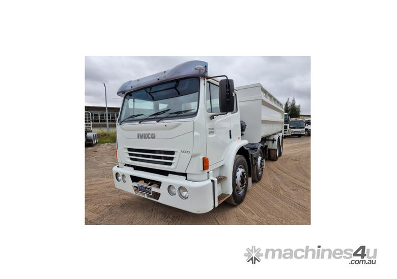 caption 2009 Iveco Acco