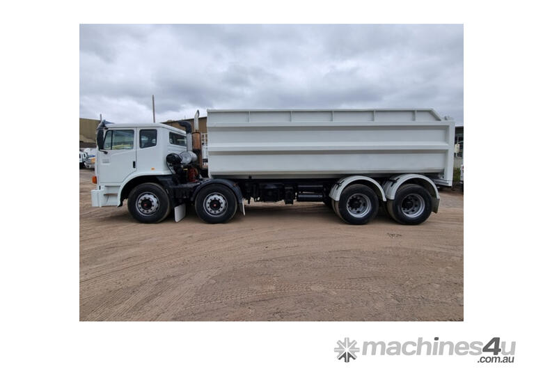 caption 2009 Iveco Acco