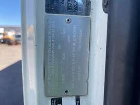 2010 Hino 500 1727 GH Refrigerated Pantech - picture1' - Click to enlarge