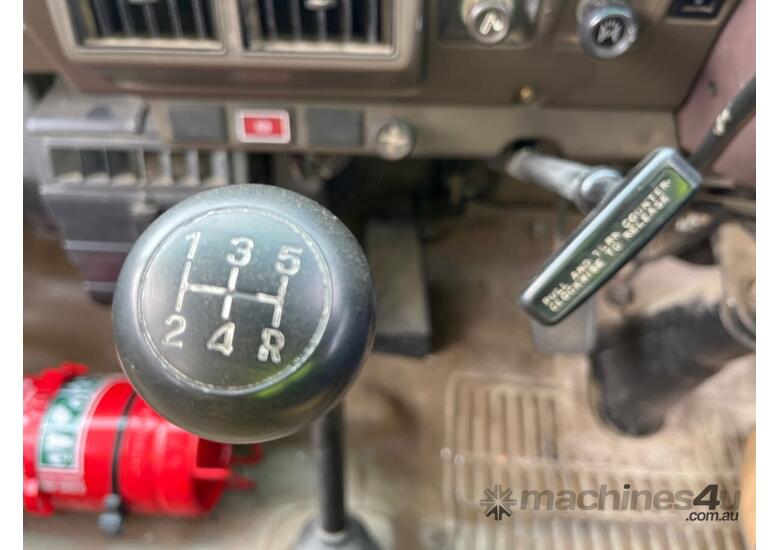 caption 1988 Mazda T3500 Bus