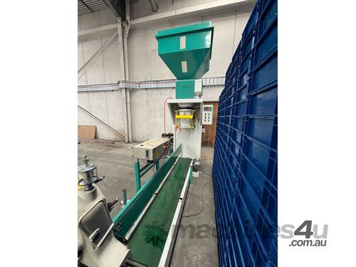 Bagging/sealer machine 