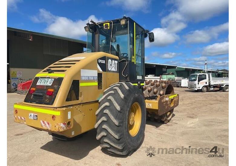 caption 2010 Caterpillar Cp533e