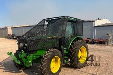 John Deere 5125R Utility Tractor