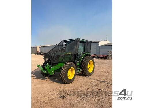 John Deere 5125R Utility Tractor