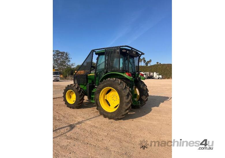 John Deere 5125R Utility Tractor