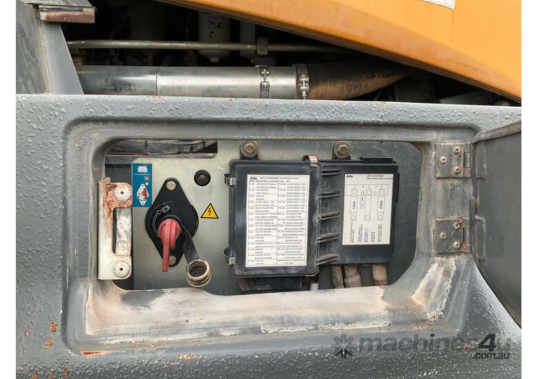 2017 Liebherr L586 4x4 Articulated Front End Loader