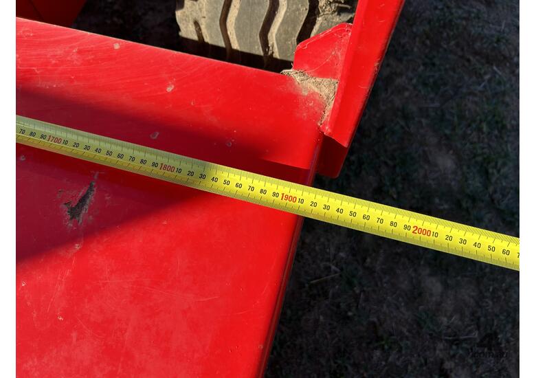 caption Willies Manufacturing Pa-Mick Bale Feeder