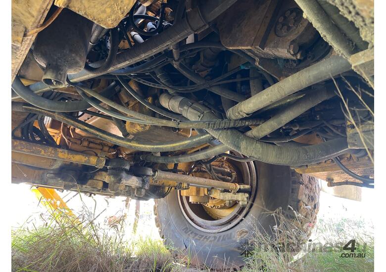 2006 Caterpillar 785C Water Cart