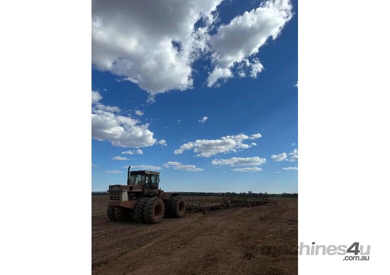 caption International Tractor 4386