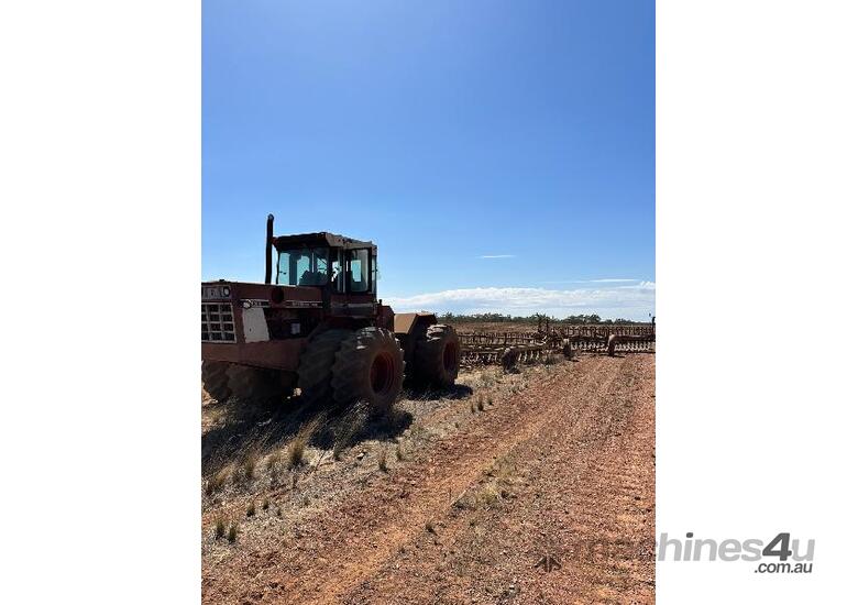 caption International Tractor 4386
