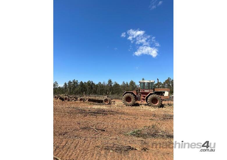 caption International Tractor 4386