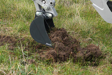 Backhoe Trenching Bucket For M195 Backhoe Trenching Bucket For M195