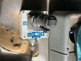 2004 Volvo FM9 Tipper Water Cart - picture2' - Click to enlarge