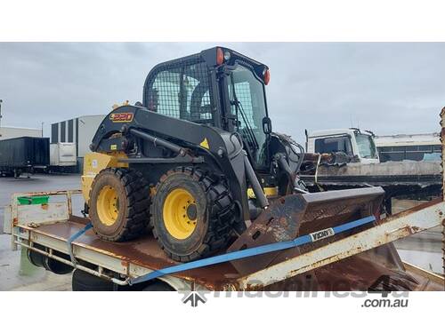New Holland L220