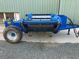 MCINTOSH ROUND BALE FEED OUT CART - picture0' - Click to enlarge